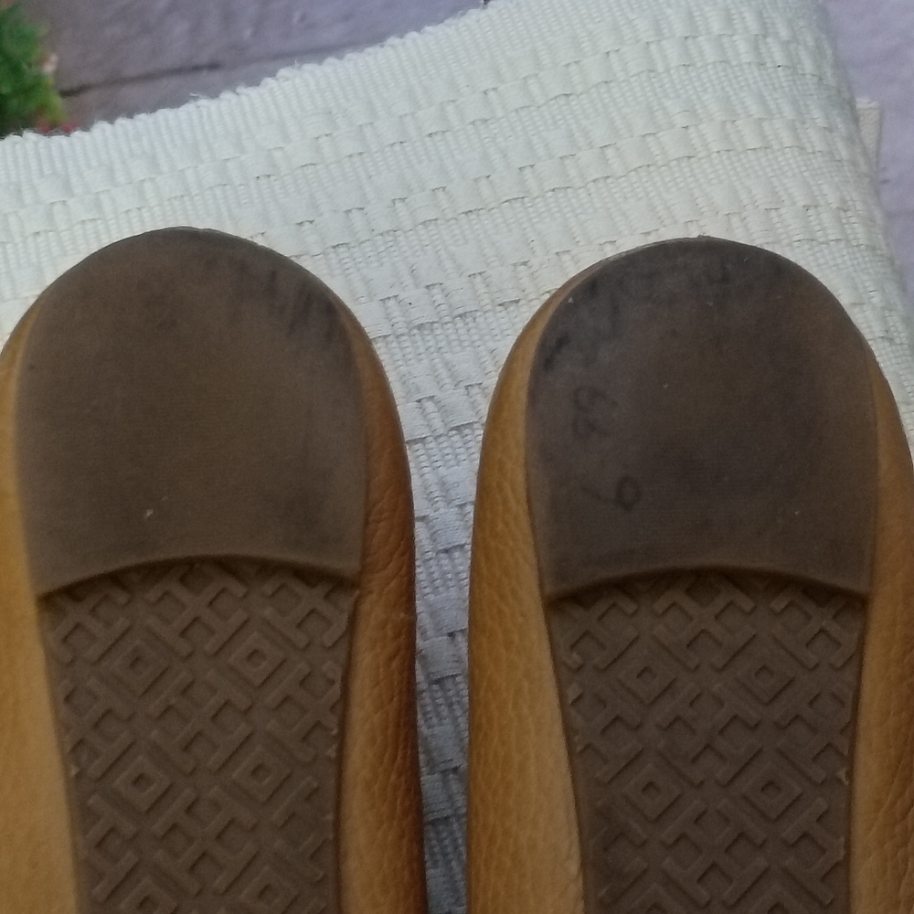 Tory Burch Tan Leather Ballet Flats.Size 6.5. - Picture 9 of 10